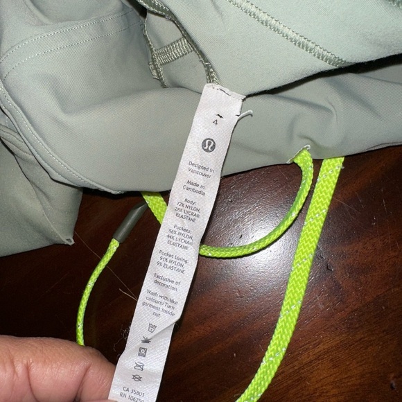 LULULEMON Cargo Super-High-Rise Hiking Short 8" - Picture 10 of 13